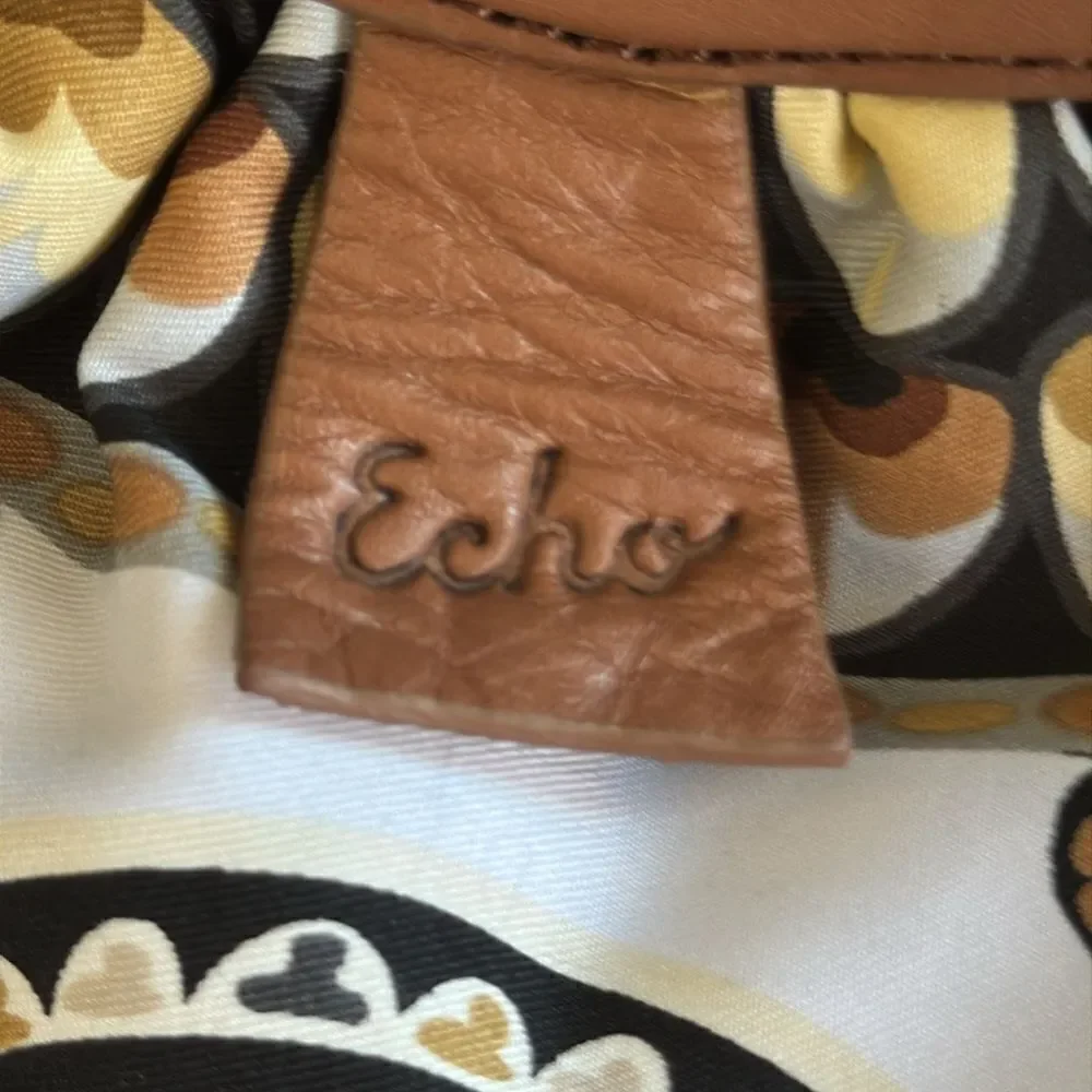 Echo creations Vintage Collection Print Fabric trimmed w/ Leather Clutch